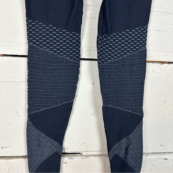 Spanx seamless leggings size small look at me now - Picture 3 of 5